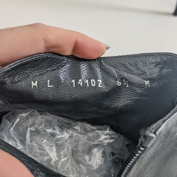 Stuart Weitzman Black Zippered High Heel Zippered Booties Size 6.5 - Picture 5 of 8